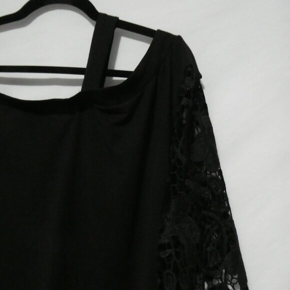 EMERY ROSE | 1XL | Black Off-Shoulder Lace Sleeve Top - Picture 5 of 14